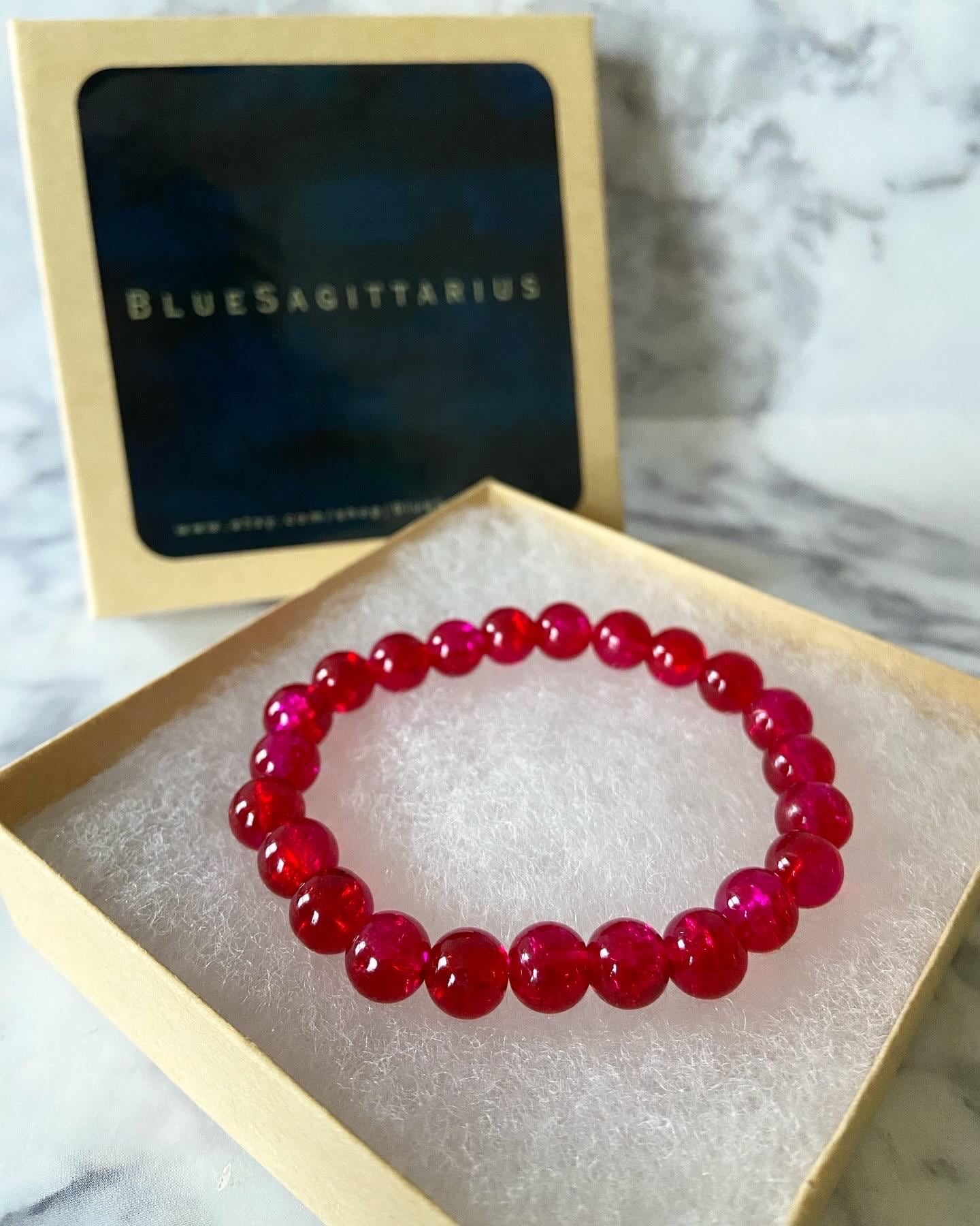 Two-tone red and pink crackle glass stretch bracelet with 8mm round beads